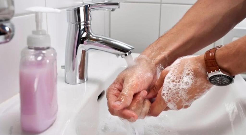 Мытье. Мытье рук. Мытье рук с мылом. Мыло для рук. Мыть руки.