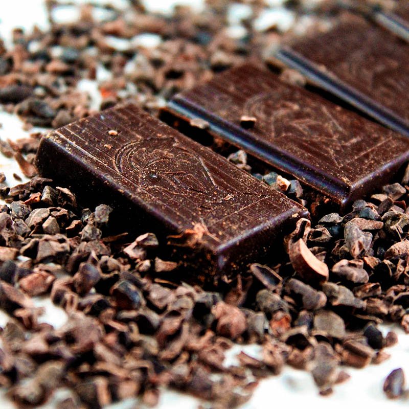 Добавить шоколад какая большая. Настоящий шоколад. Дорогие шоколадки. Шоколадные плитки дорогие. Дорогой шоколад плитка.