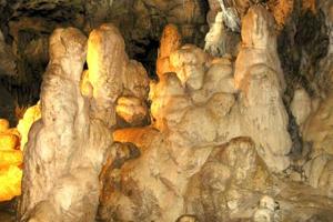 Чарующий подземный мир России: самые красивые пещеры страны, которые стоит посетить любителям необычного отдыха