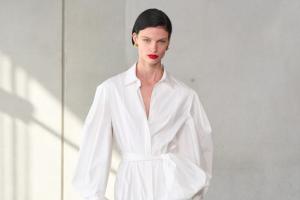 Белые платья - тренд весны: как вписать в образ актуальные модели сезона