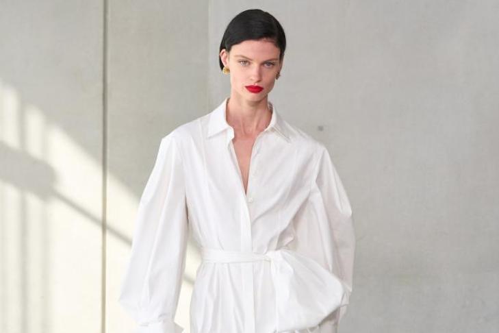 Белые платья - тренд весны: как вписать в образ актуальные модели сезона