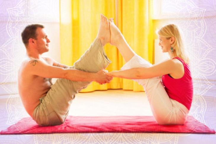 Способствует большему удовлетворению от отношений: польза йоги для пар