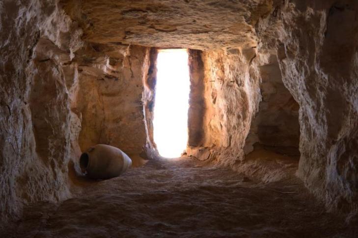 Археологи считают, она была основана в 12 веке: удивительная заброшенная цитадель Гермасса в Тунисе, частично высеченная в скале