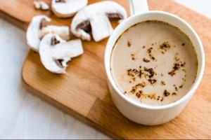 Укрепляет иммунитет, но может вызвать аллергию: польза и вред кофе из грибов для организма