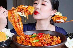 Активизирует обмен веществ и улучшает метаболический процесс: корейское блюдо кимчи и его польза для здоровья