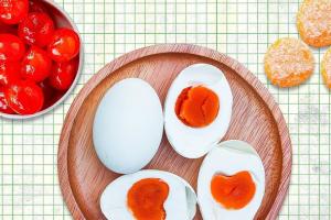 Как правильно засолить яичные желтки и зачем вообще это делать: все секреты шикарной закуски