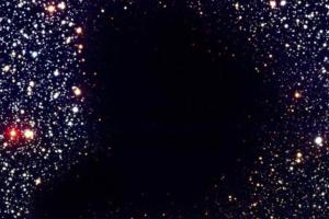 Огромная пустота в Млечном Пути: на заднем дворе Земли скрывается черная дыра, которая в 33 раза массивнее Солнца