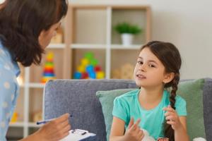 Поведенческий терапевт для ребенка: когда он нужен и чем способен помочь