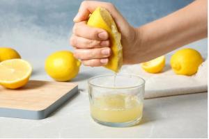 Натуральный гербицид и подкормка - два в одном: лимонный сок для ваших растений