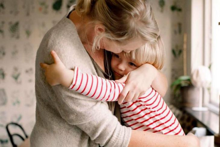 Создают безопасную эмоциональную связь: как воспитывают детей по-настоящему любящие родители