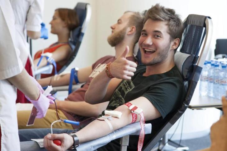 Доноры живут дольше? 7 причин сдавать кровь хотя бы раз в год - и для себя полезно, и чью-то жизнь можно спасти