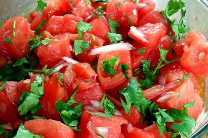 Капуста, томаты, редис и не только: какие овощи и почему нельзя употреблять при заболеваниях щитовидной железы