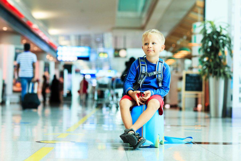 Дети в аэропорту
