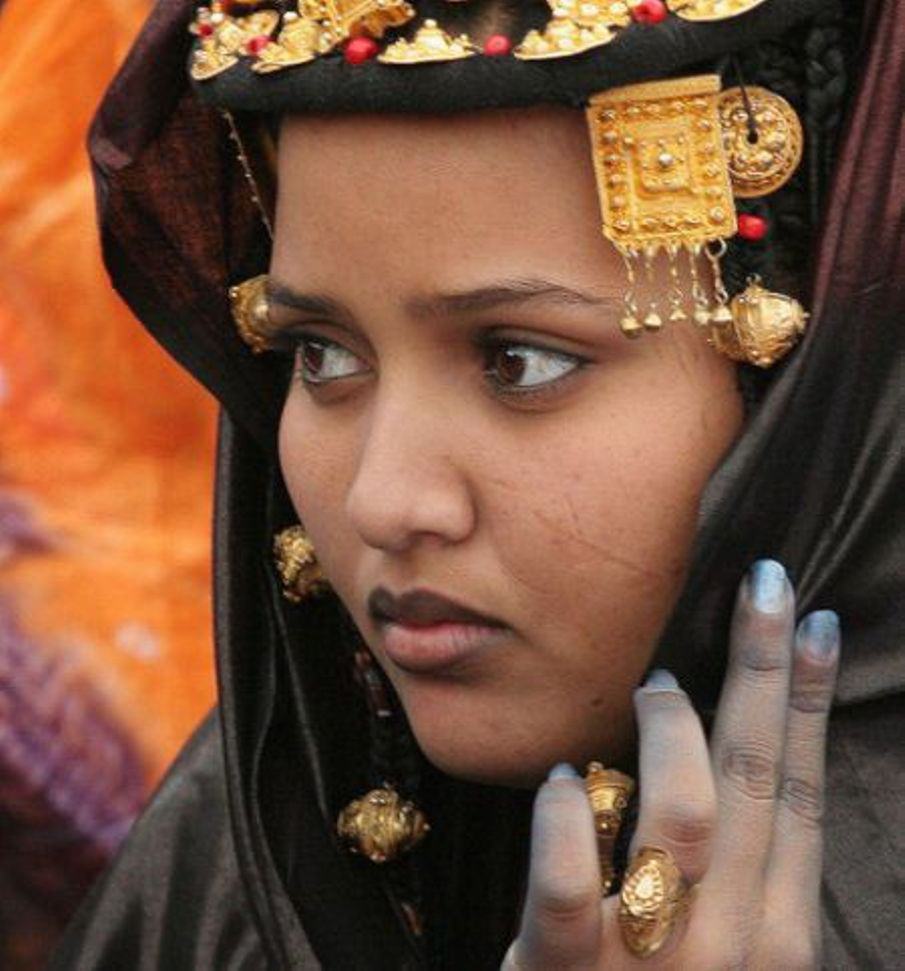 Племена мали. Туареги народ. Туареги мали. Берберы и туареги. Женщины туареги берберы.