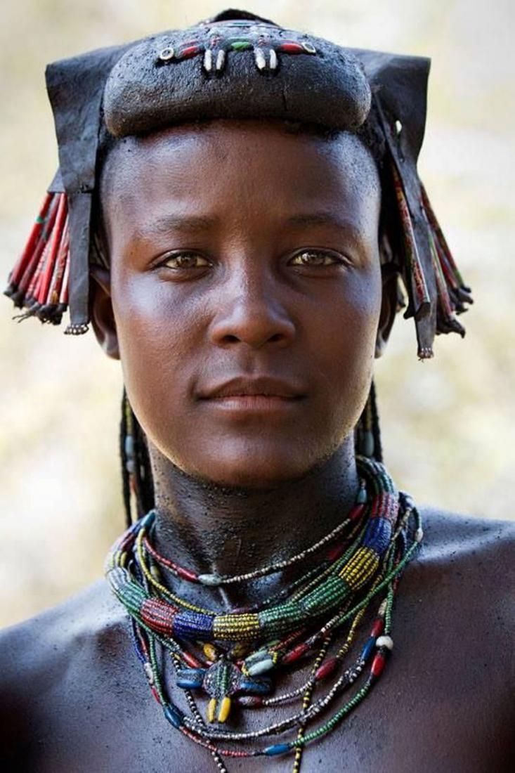 Tribe himba black. Химба Ангола. Племя Химба. Африканское племя Химба. Ангольское племя Хумби.