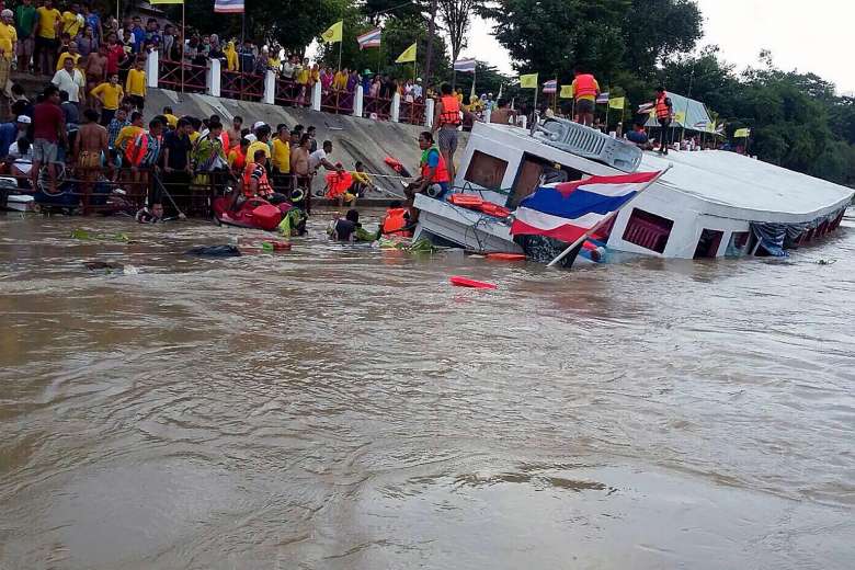 Крушение парома Тайланд. Теплоход в Тайланде. Крушение моста в Тайланде. Утонула в таиланде