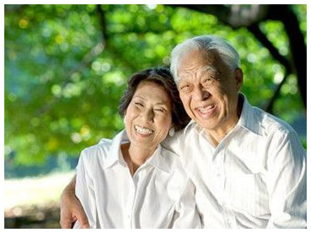 Японские пожилые мамы. Пожилые японцы. Пожилые люди в Японии. Счастливая пожилая пара. Пожилые корейцы.