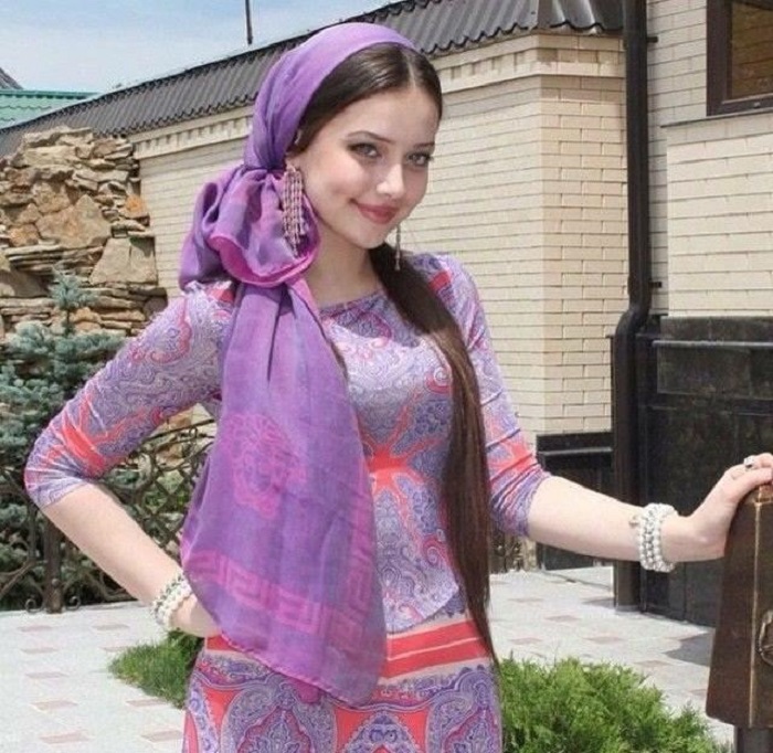 Молодая девушка таджик