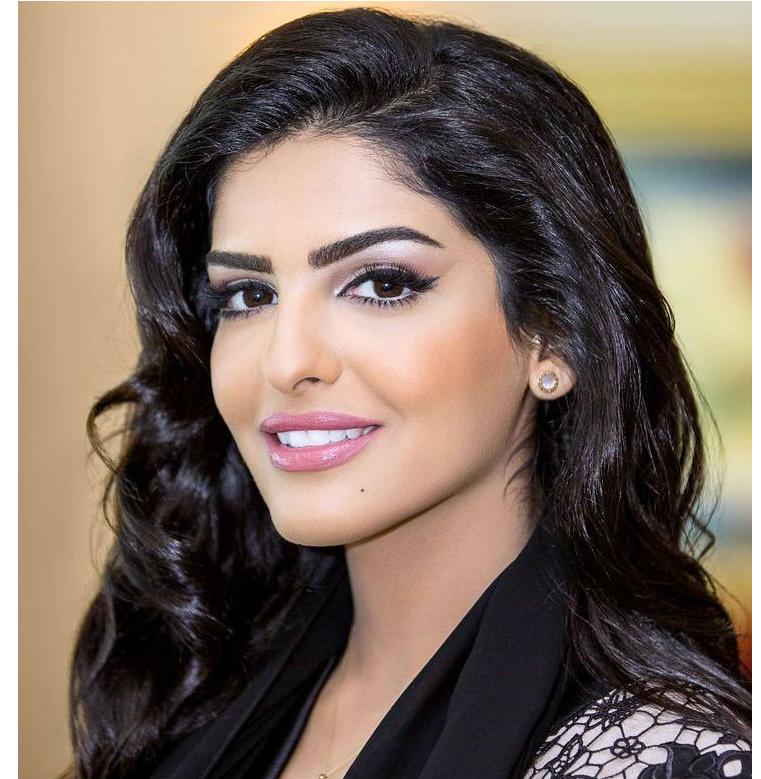 В 2012 году Амира вошла в список самых влиятельных женщин Ближнего Востока....