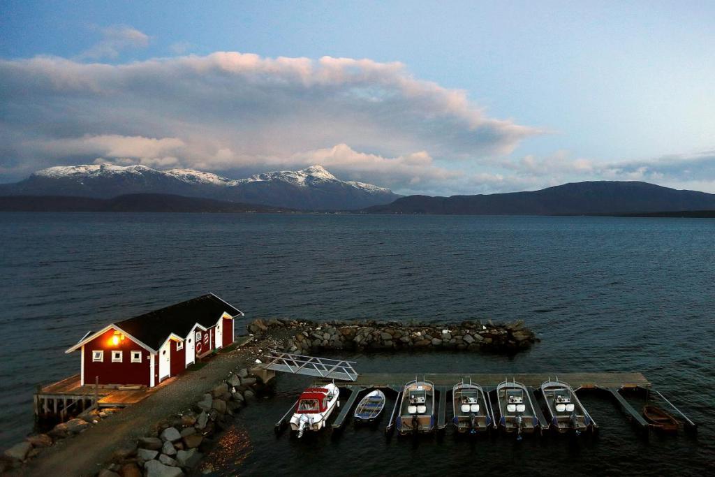 Остров решат. Норвегия остров лист. Время в Норвегии сейчас. Остров по норвежски Мем. Норвегия остров лист фото.
