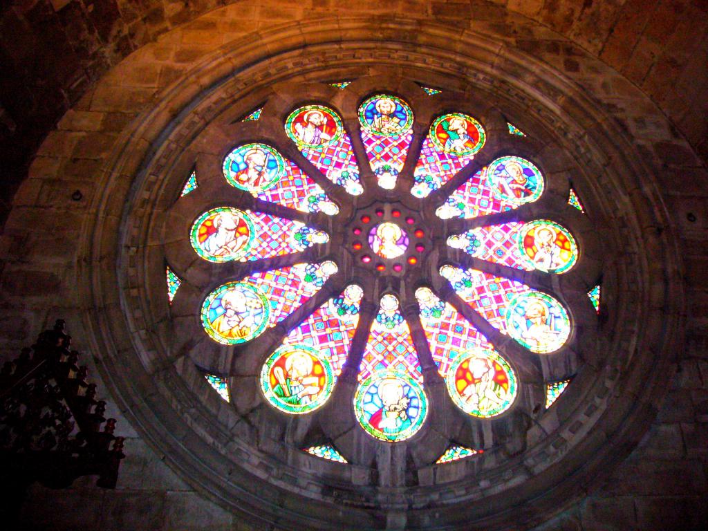 окно-роза Лиссабонского собора