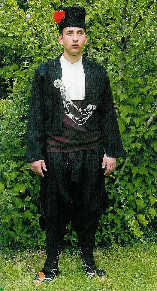 Болгарский национальный костюм мужской