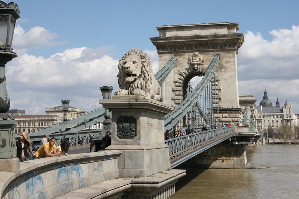 Львы Цепного моста