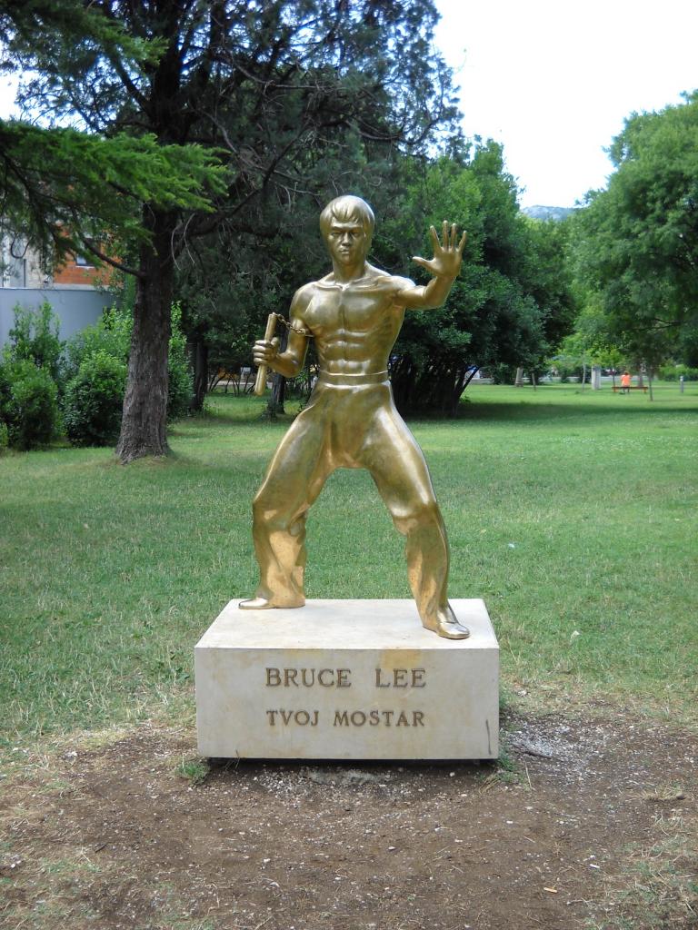 Monument to Bruce Lee in Mostar