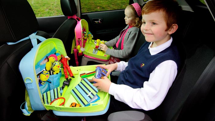 children play on the road