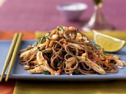 Soba with chicken and vegetables