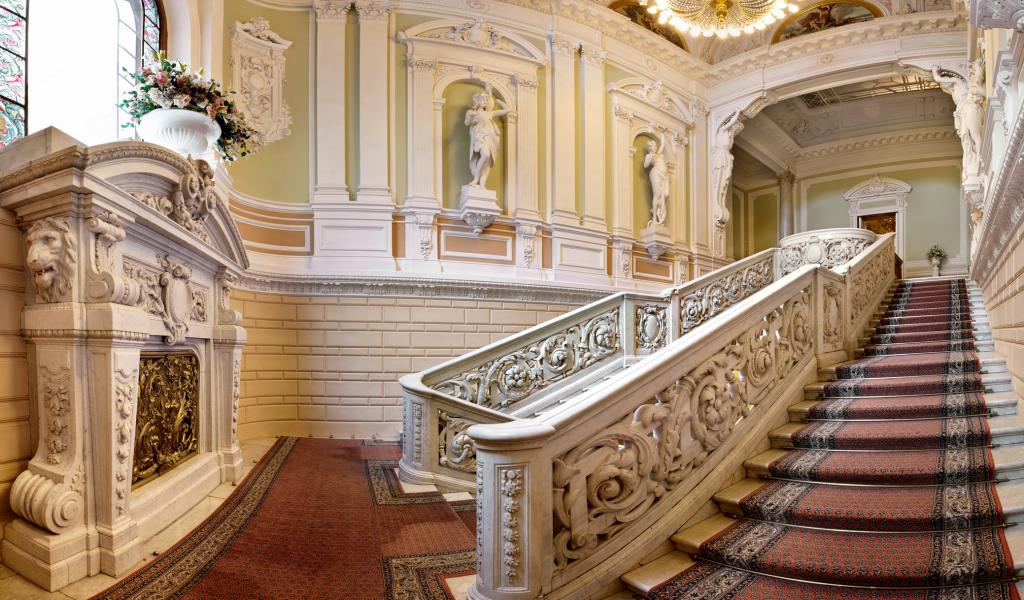 Main staircase