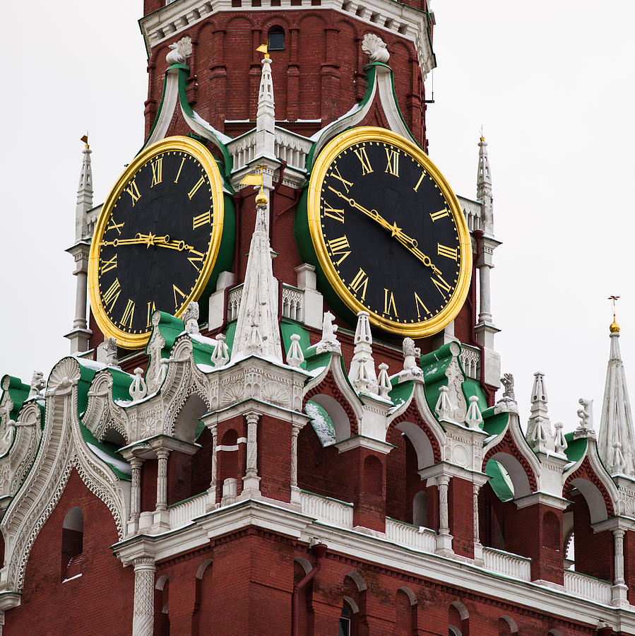 Часы на красной площади