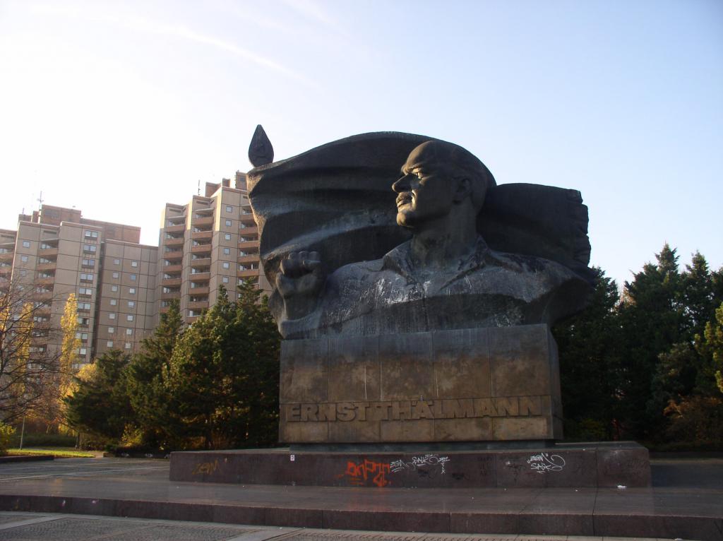 памятник эрнсту тельману