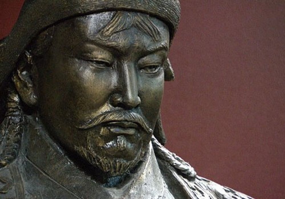 Кем был Чингисхан по национальности?