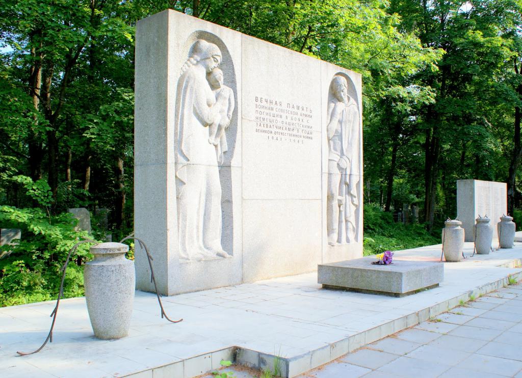 Воинское захоронение на Казанском кладбище