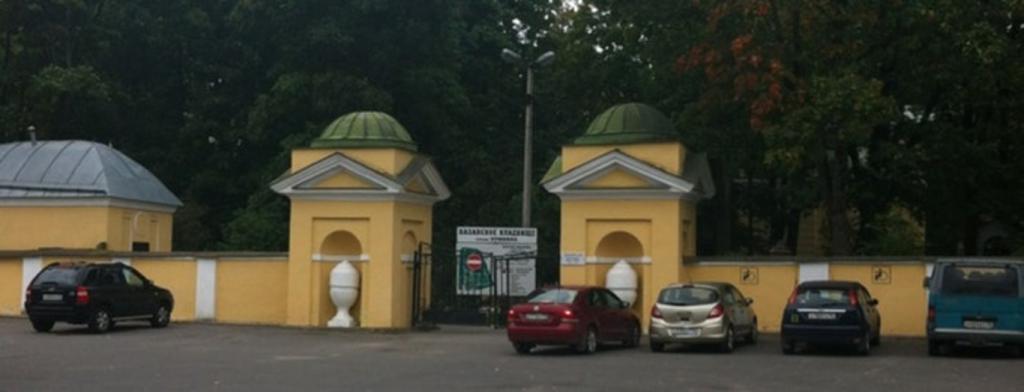 Центральный вход на Казанское кладбище