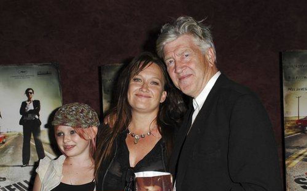 Дженнифер Линч с дочкой и отцом