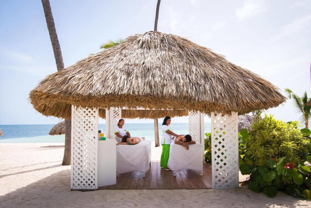 Massage on the beach