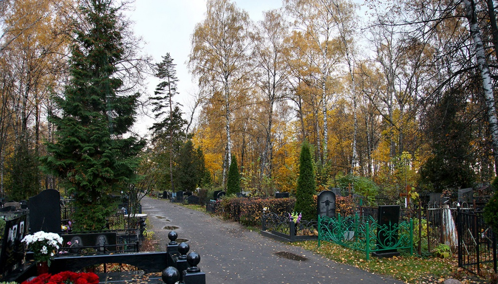 Осенью на кладбище