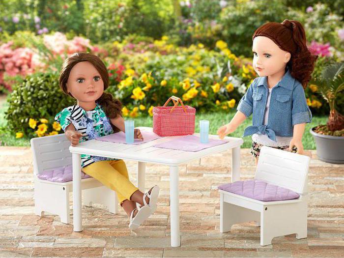 How to make a table for dolls