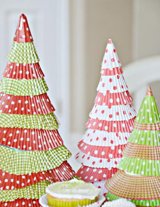 DIY Christmas tree made of napkins