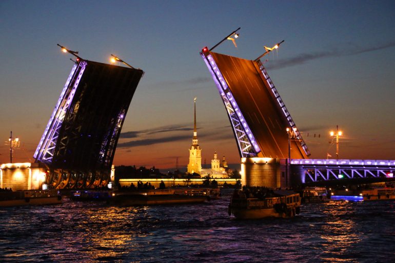 Divorce bridge over the Neva