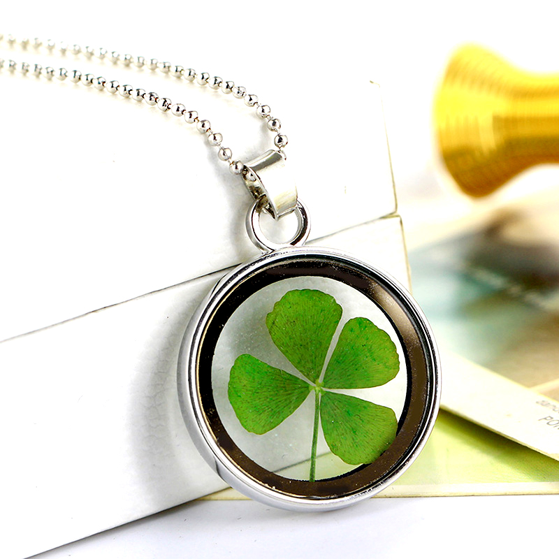 clover pendant