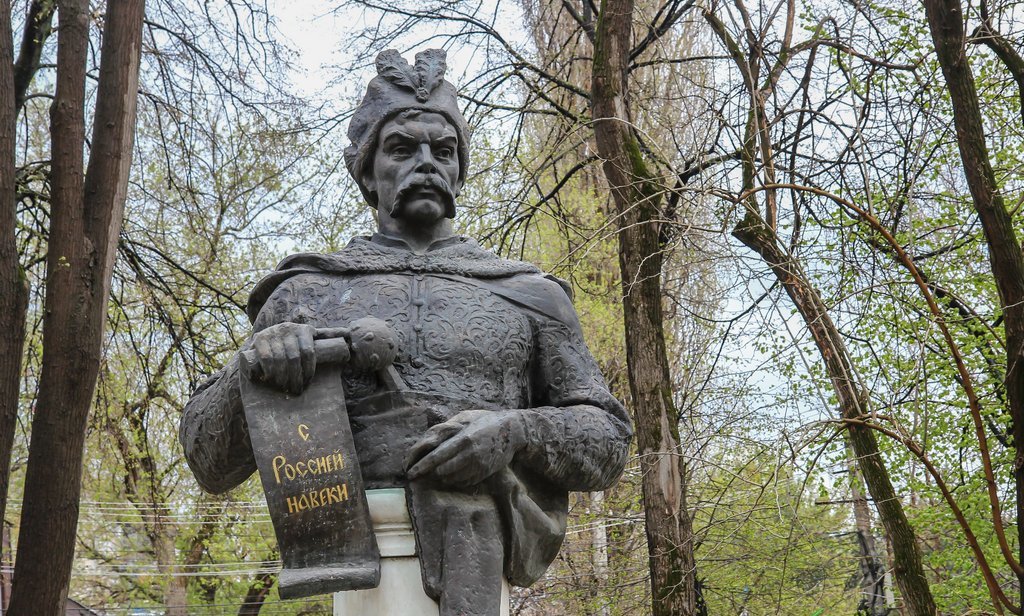 Monument in Simferopol