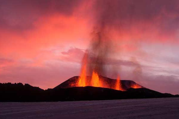 извержение вулкана в исландии эйяфьятлайокудль