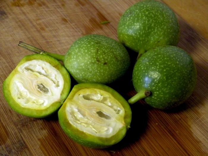 зеленые грецкие орехи от щитовидки
