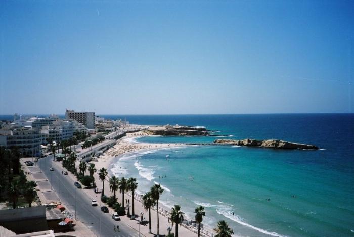 climate in tunisia in august