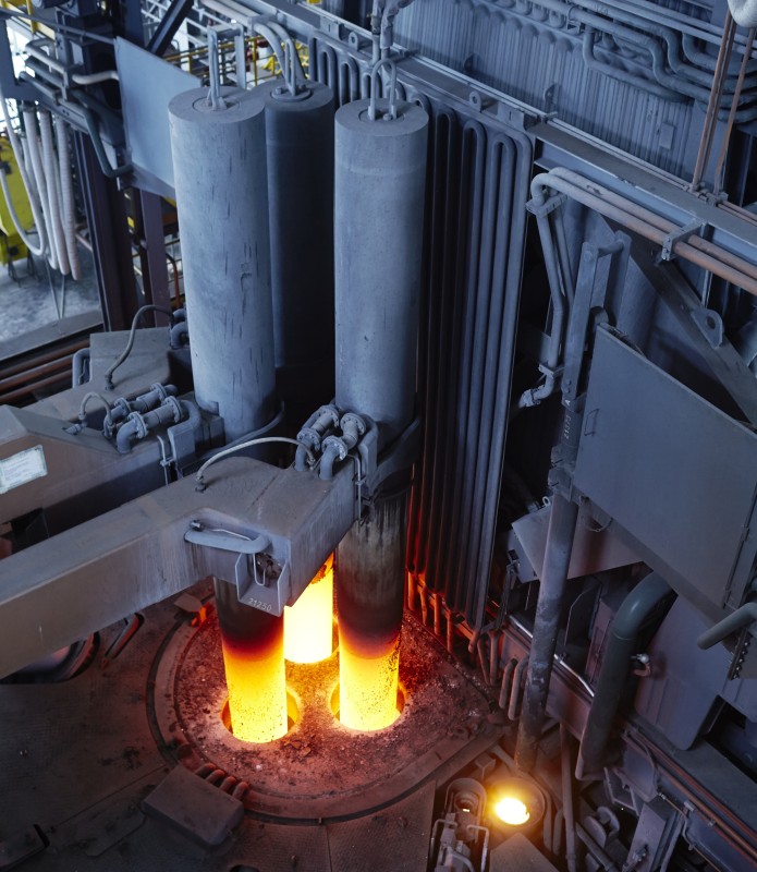 operation of an arc steel furnace