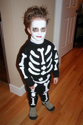 DIY skeleton costume