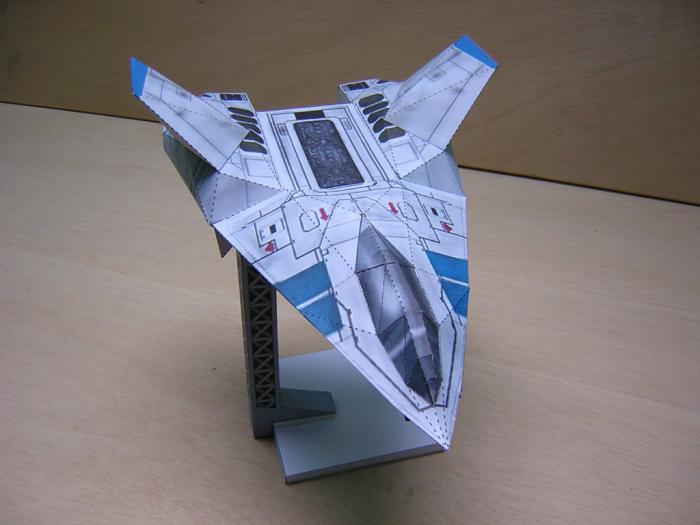космический корабль из бумаги